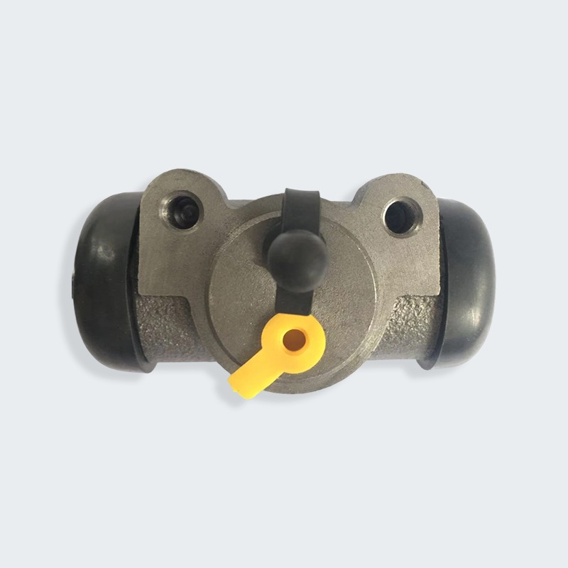 Komatsu viličar 2-3 tone kočioni cilindar Komatsu viličar 2-3 tone kočioni cilindar